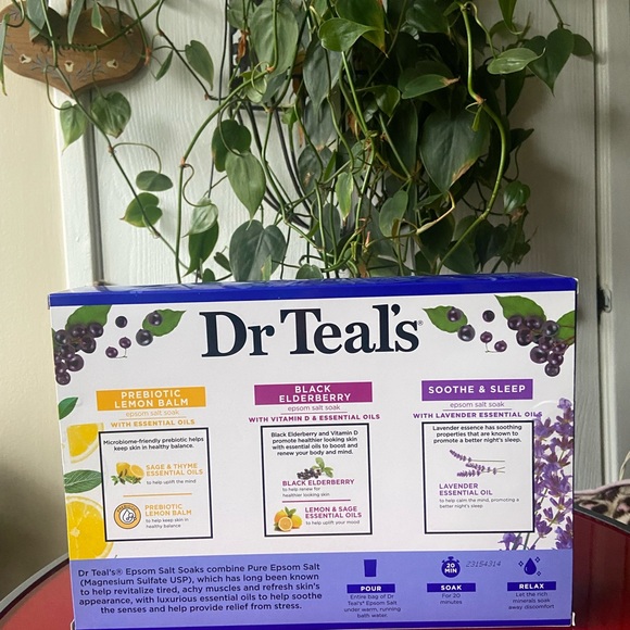 Dr Teal’s Epsom Bath Salts & Oils Pkgs. to soothe relax muscles while you bathe - Picture 2 of 2